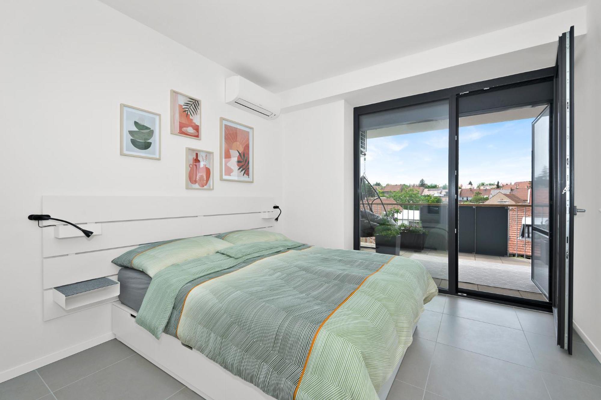 Fully Equipped Apartments With Terraces, Free Garage Parking, Netflix & Ac - By Apartmany Slapanice Cz Bagian luar foto