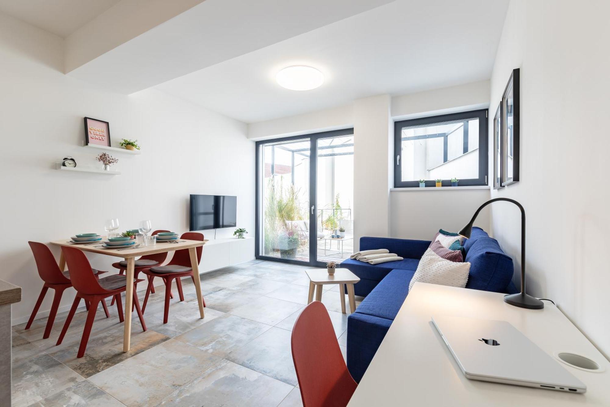 Fully Equipped Apartments With Terraces, Free Garage Parking, Netflix & Ac - By Apartmany Slapanice Cz Bagian luar foto