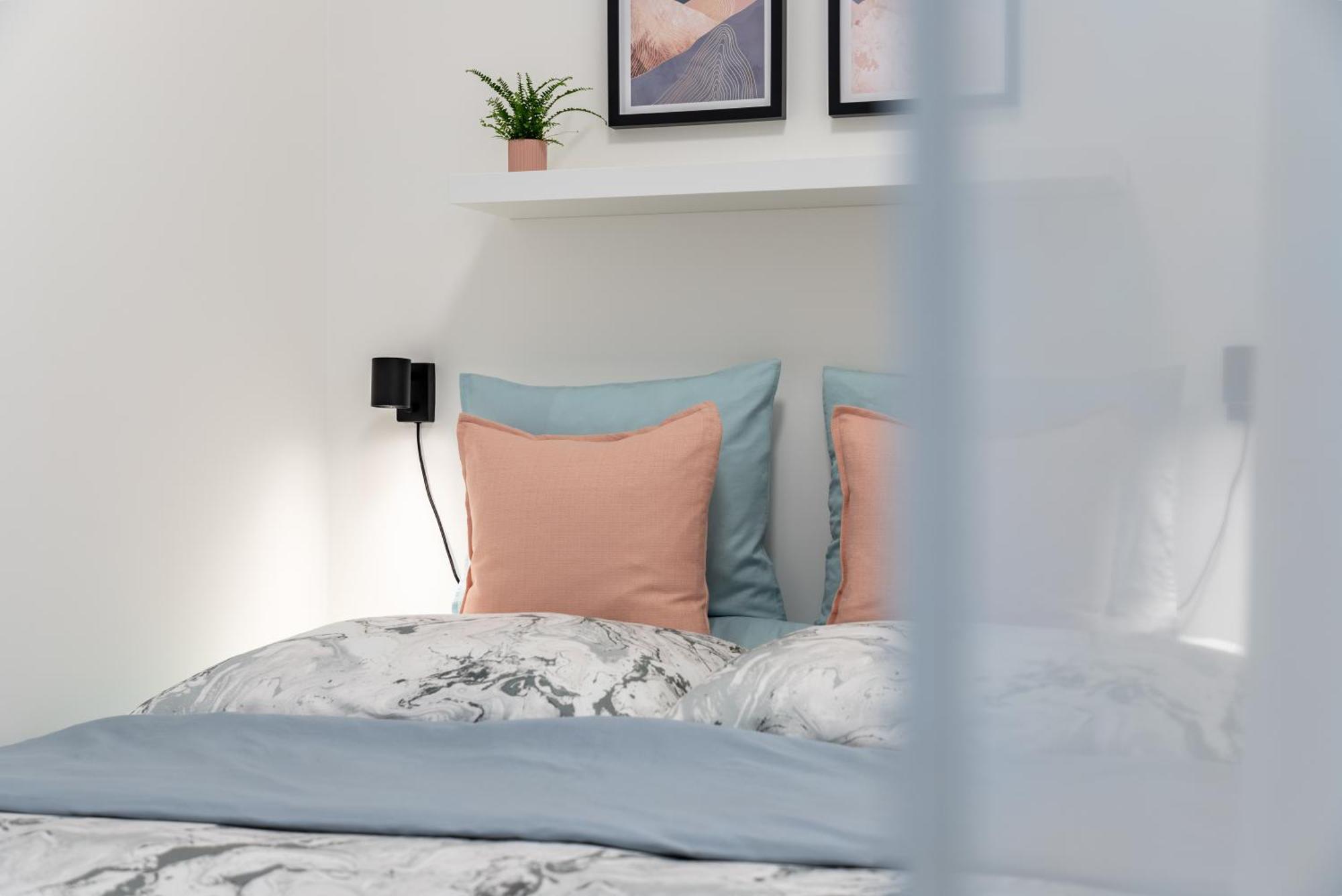 Fully Equipped Apartments With Terraces, Free Garage Parking, Netflix & Ac - By Apartmany Slapanice Cz Bagian luar foto